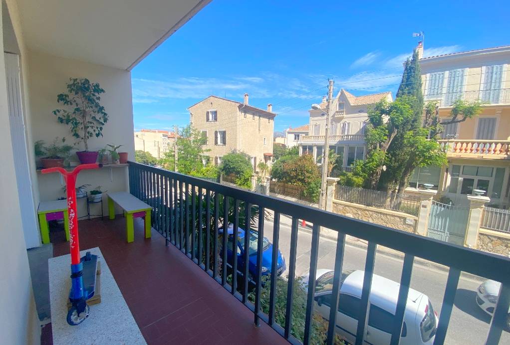 Appartement avec balcon à vendre quartier Mourillon à Toulon