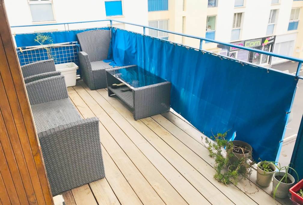 Appartement T2 avec terrasse à vendre dans le centre du Lavandou