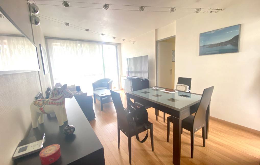 Appartement T4 en premier étage à vendre à Toulon par agence immobilière