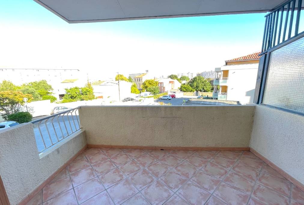 Appartement avec très grande terrasse à vendre à Toulon, quartier Pont de Bois