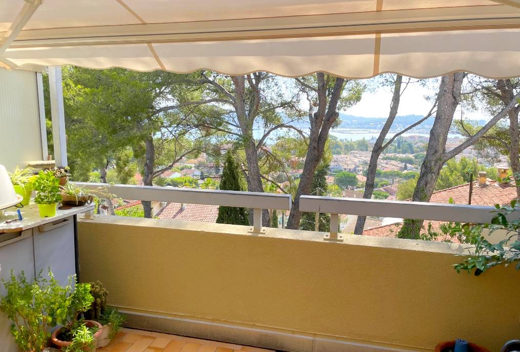 Appartement T2 avec terrasse et vue mer à vendre quartier de l'Evescat à La Seyne