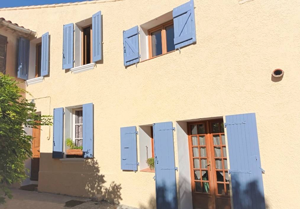 Maison de hameau rénovée à vendre à Six-Fours-les-Plages