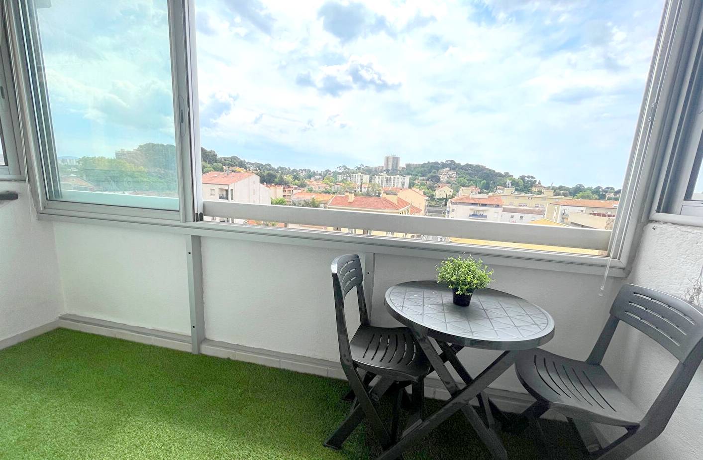 Appartement avec terrasse fermée à vendre à Saint-Jean, quartier de Toulon