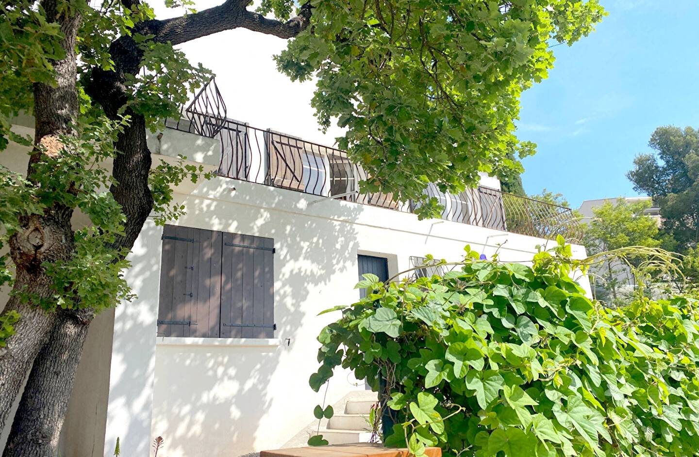Maison traditionnelle avec parcelle de terrain à vendre quartier la Serinette à Toulon