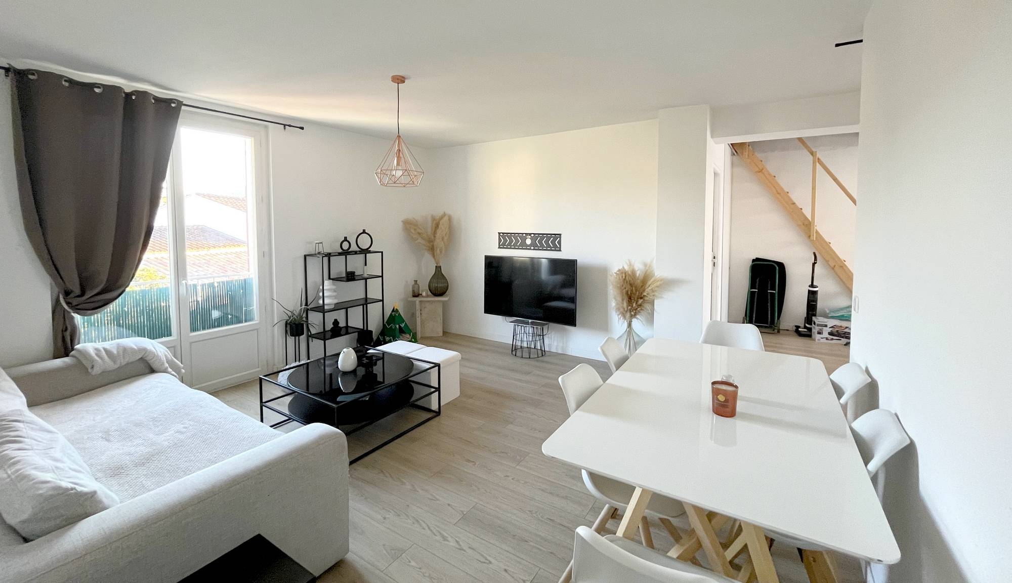 Appartement T4 rénové de 3 chambres à vendre secteur la Banette à Saint-Cyr