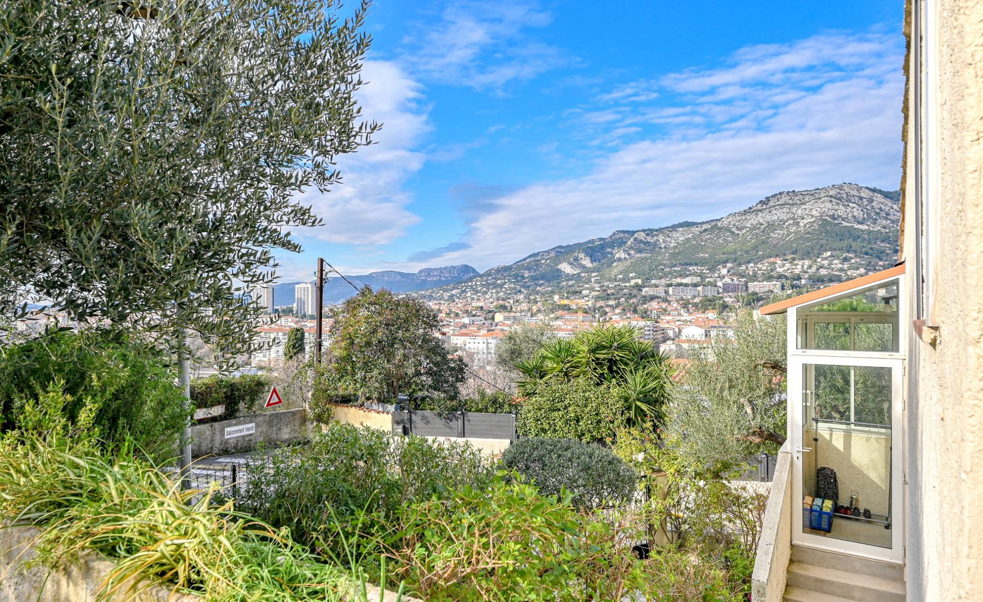 Villa de 3 chambres avec jardin à vendre à Toulon