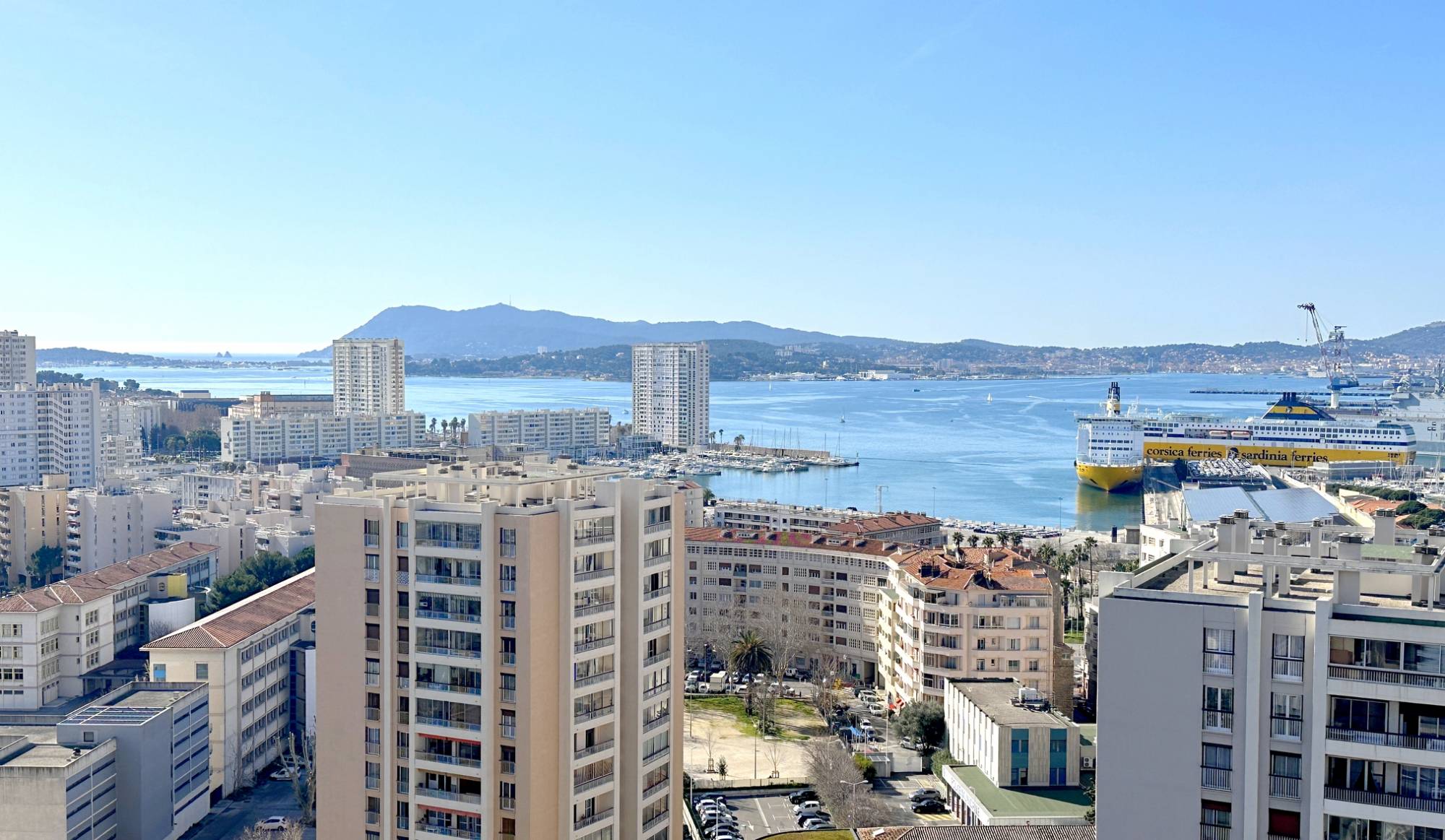 Appartement avec vue mer à vendre dans la résidence "Les Ibis" à Toulon