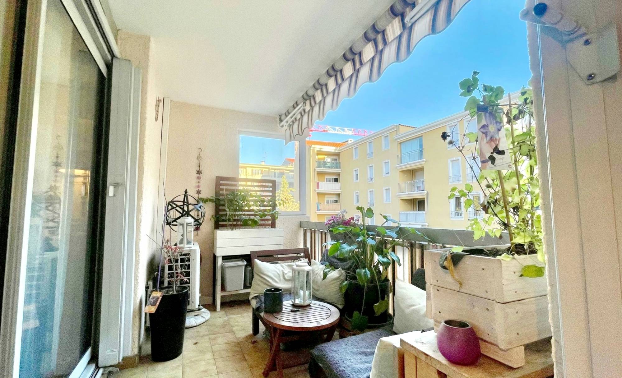 Appartement avec terrasse à vendre quartier Saint-Roch à Toulon, à deux pas de l'Avenue Dr Fontan